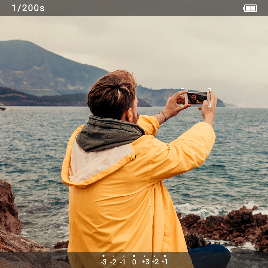 Simple Fashion Man Selfie Display Instagram Post预览效果