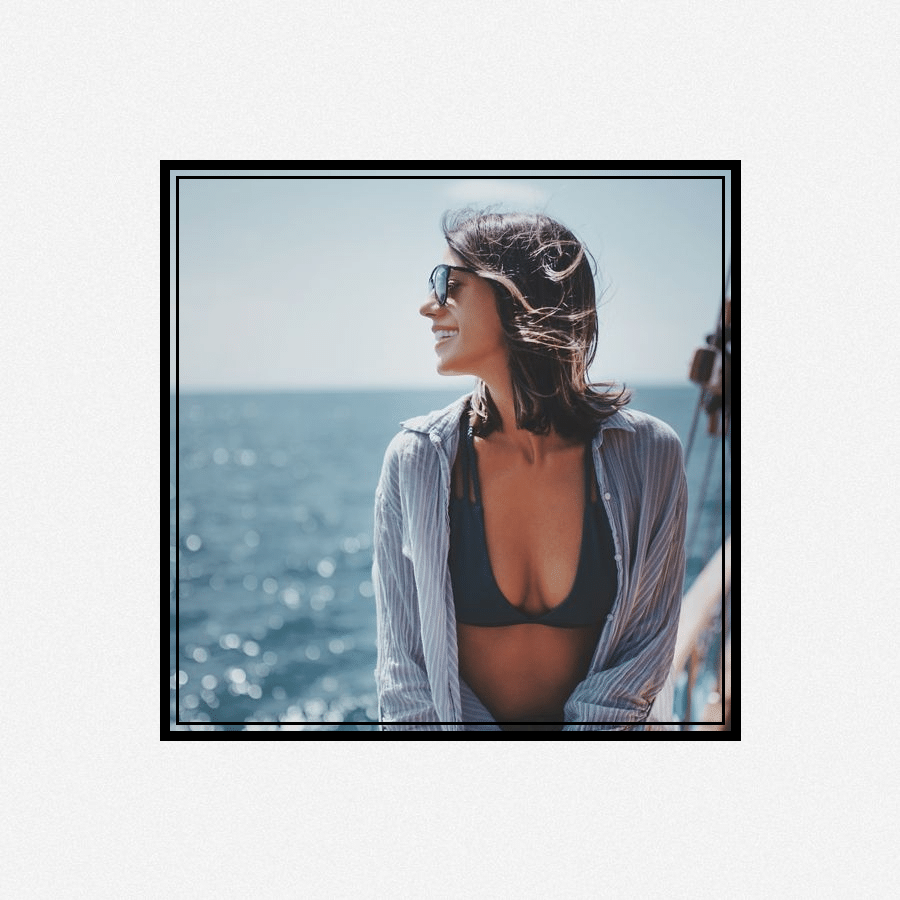 Minimalist Photo Frame Seaside Woman Display Instagram Post预览效果