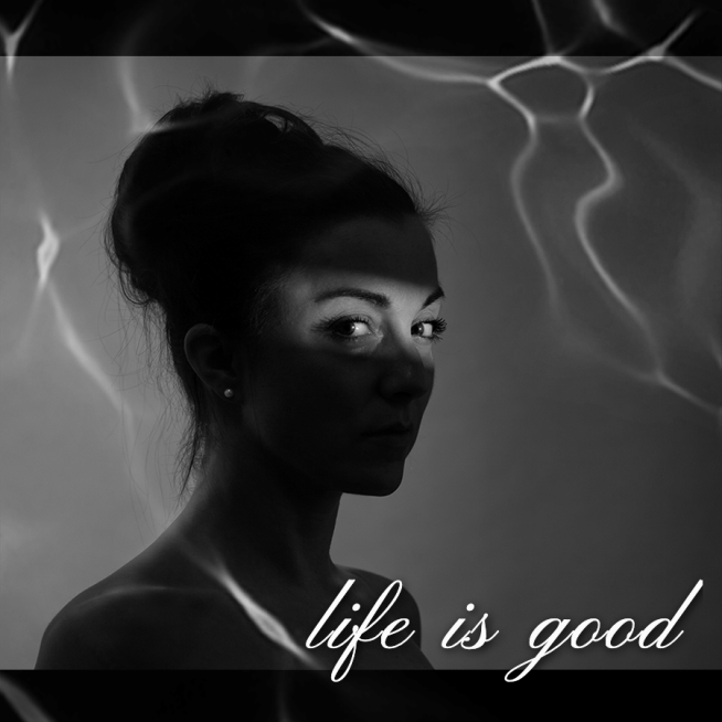 Minimalist Filter Element Woman Lifestyle Show Instagram Post预览效果