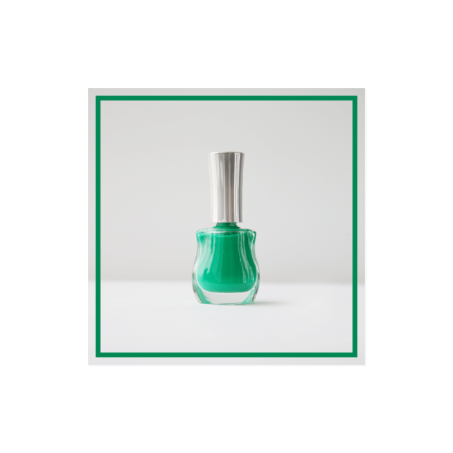 White Background Nail Polish Promotion Fashion Simple Style Poster Instagram Post预览效果