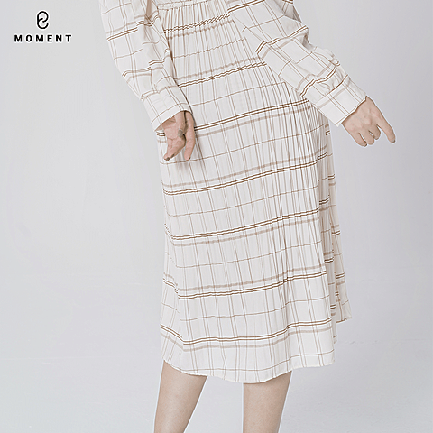 Minimalist Women's Wear New Arrival Display Ecommerce Product Image