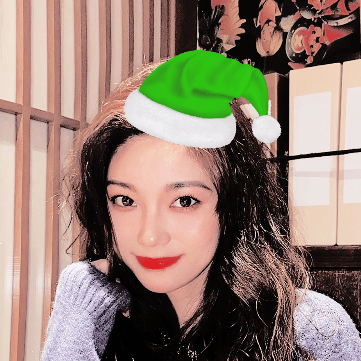 圣诞创意趣味绿帽子女孩圣诞帽头像预览效果
