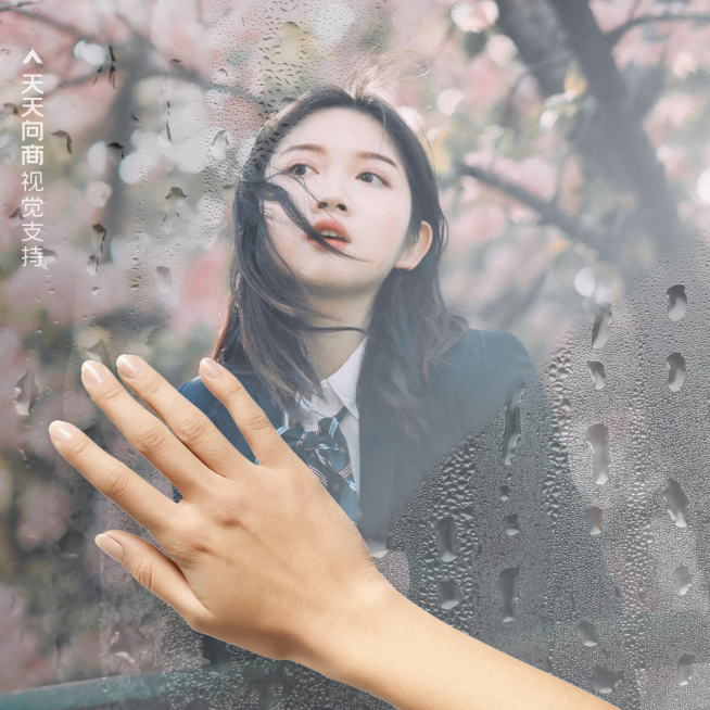 玻璃水珠画中画方形展示海报预览效果